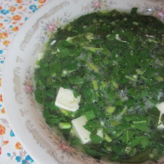 モロヘイヤ豆腐のガーリックスープ
